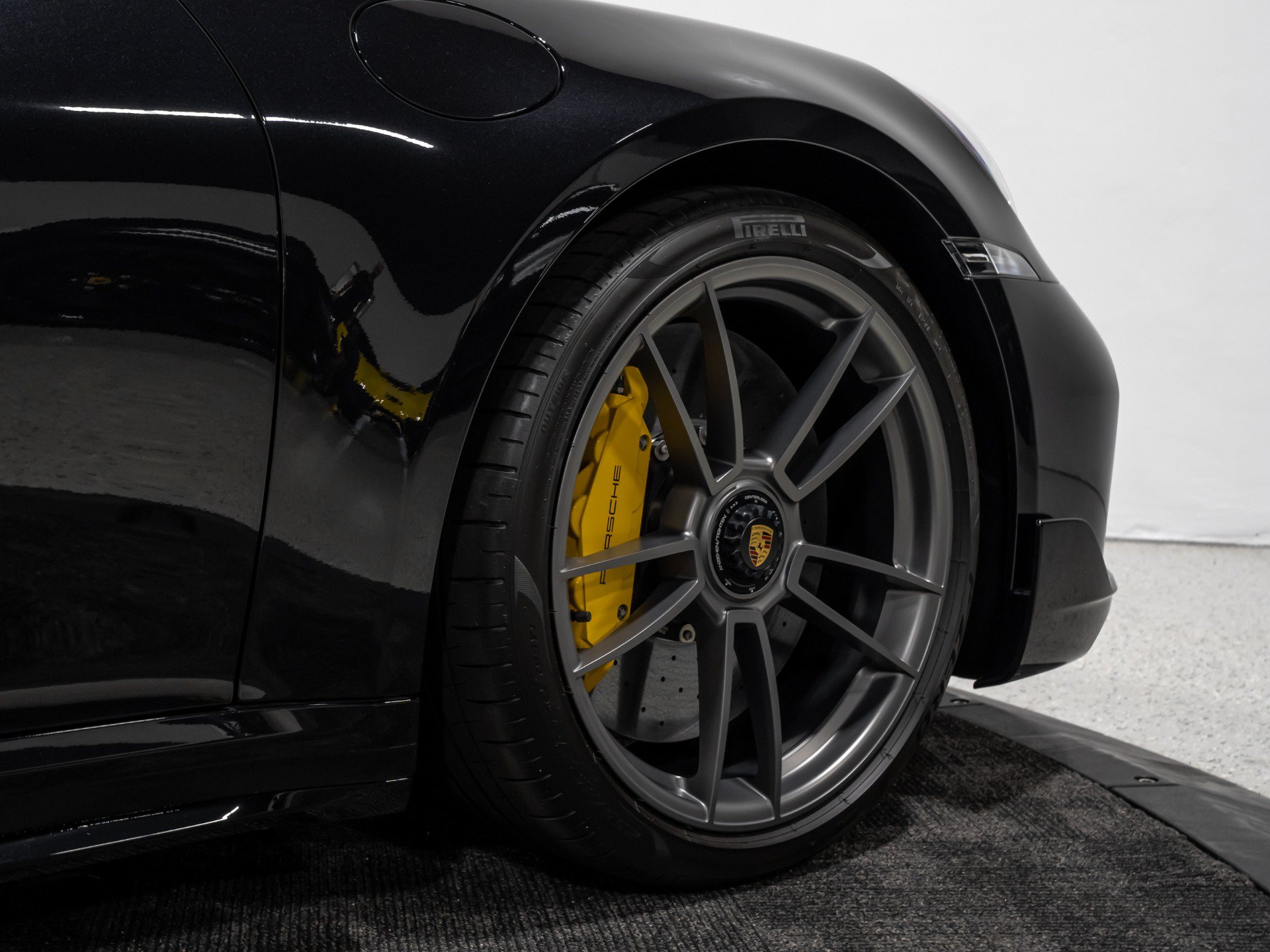 Used 2025 Porsche 911 Turbo S AWD/4WD image 33