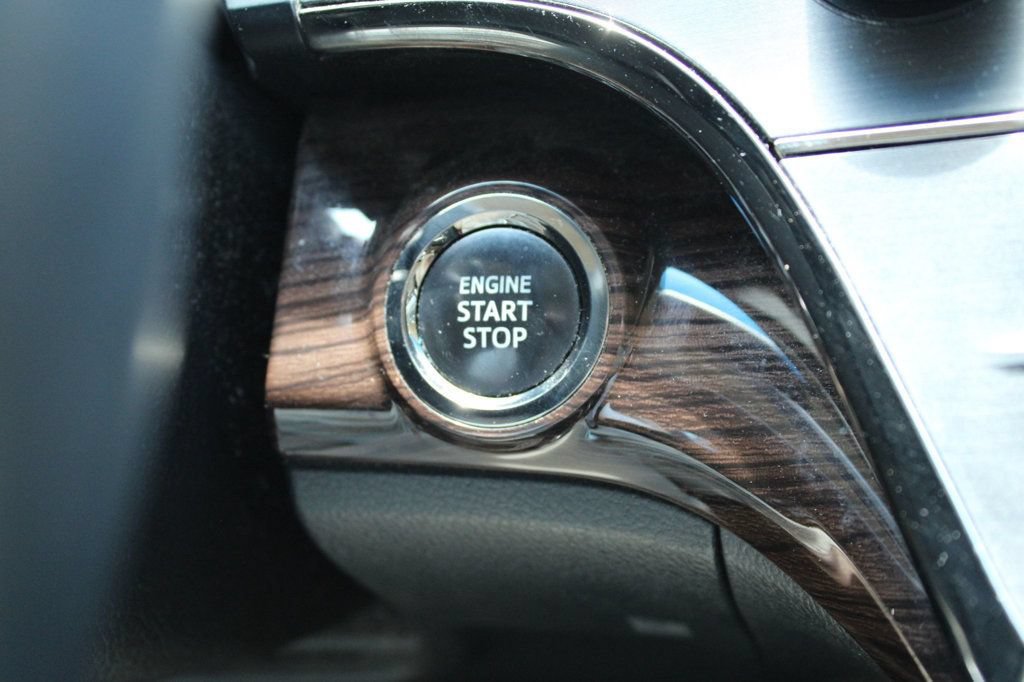 Used 2015 Toyota Avalon XLE Touring FWD image 18