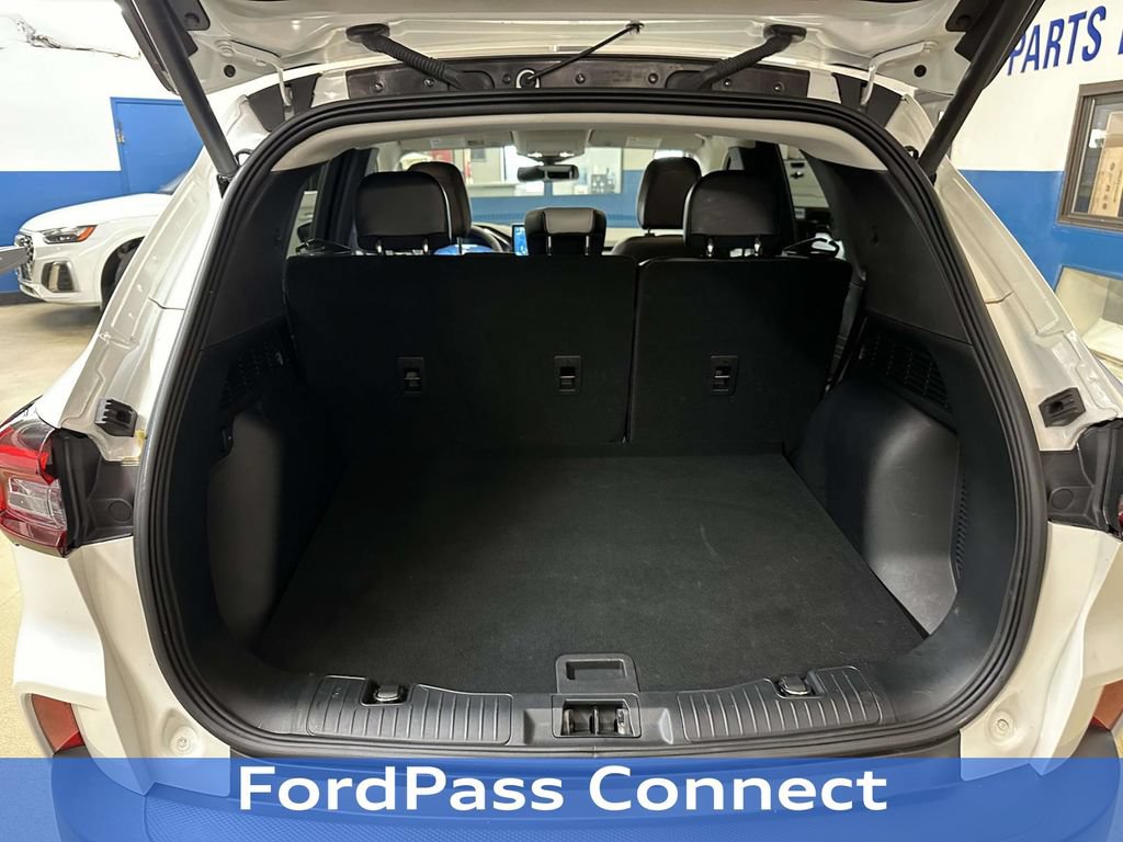 Used 2023 Ford Escape Platinum AWD/4WD image 28