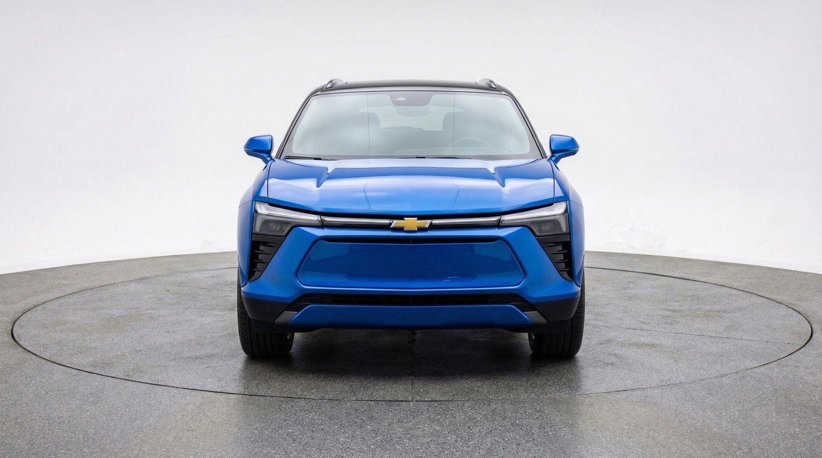 Used 2025 Chevrolet Blazer LT image 2