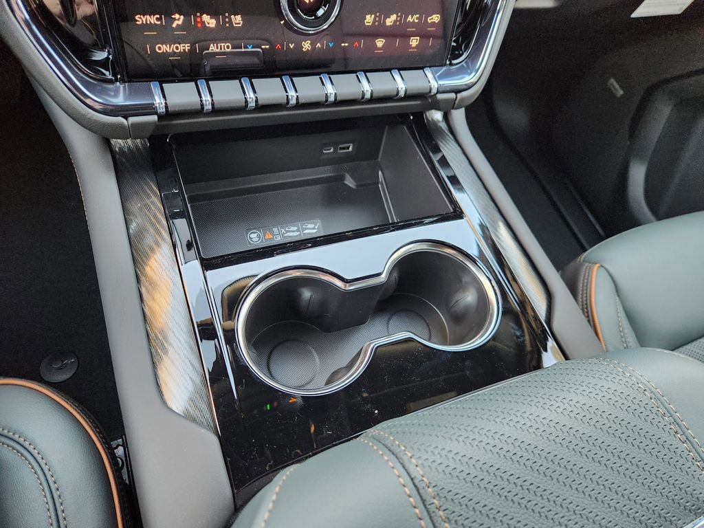 New 2026 GMC Yukon AT4 w/ LPO, Floor Liner Package image 14