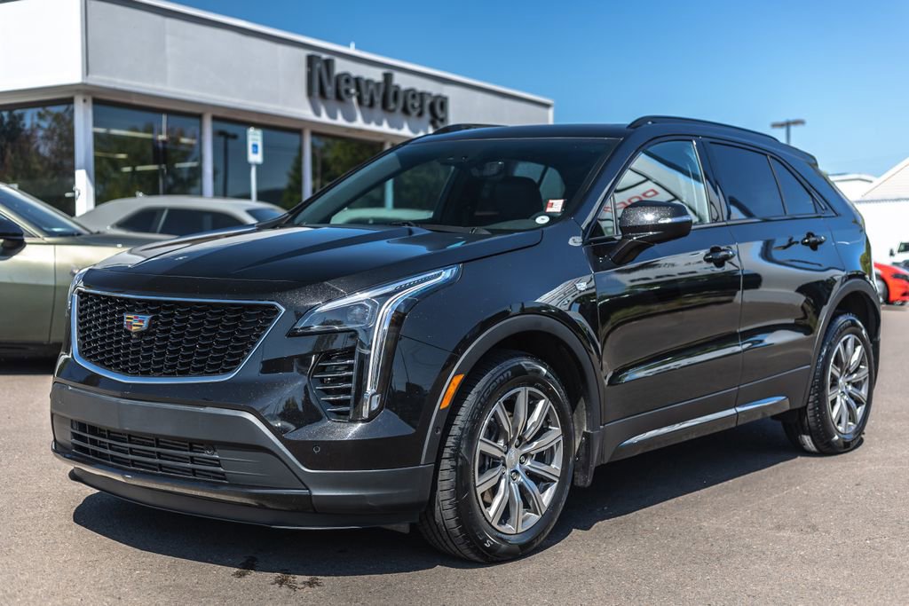 Used 2022 Cadillac XT4 Sport w/ Enhanced Visibility Package AWD/4WD image 4