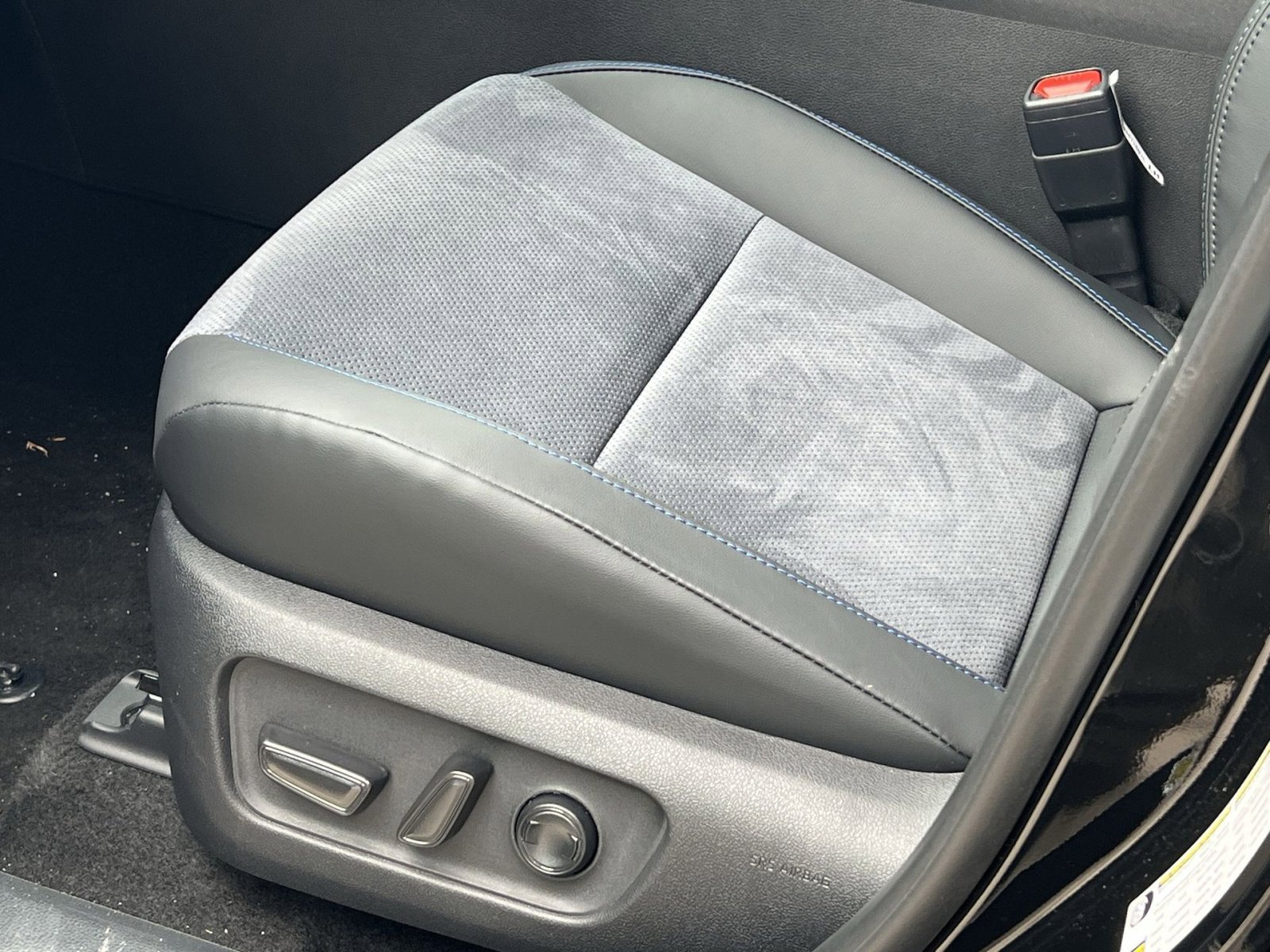 New 2026 Toyota RAV4 XSE image 10