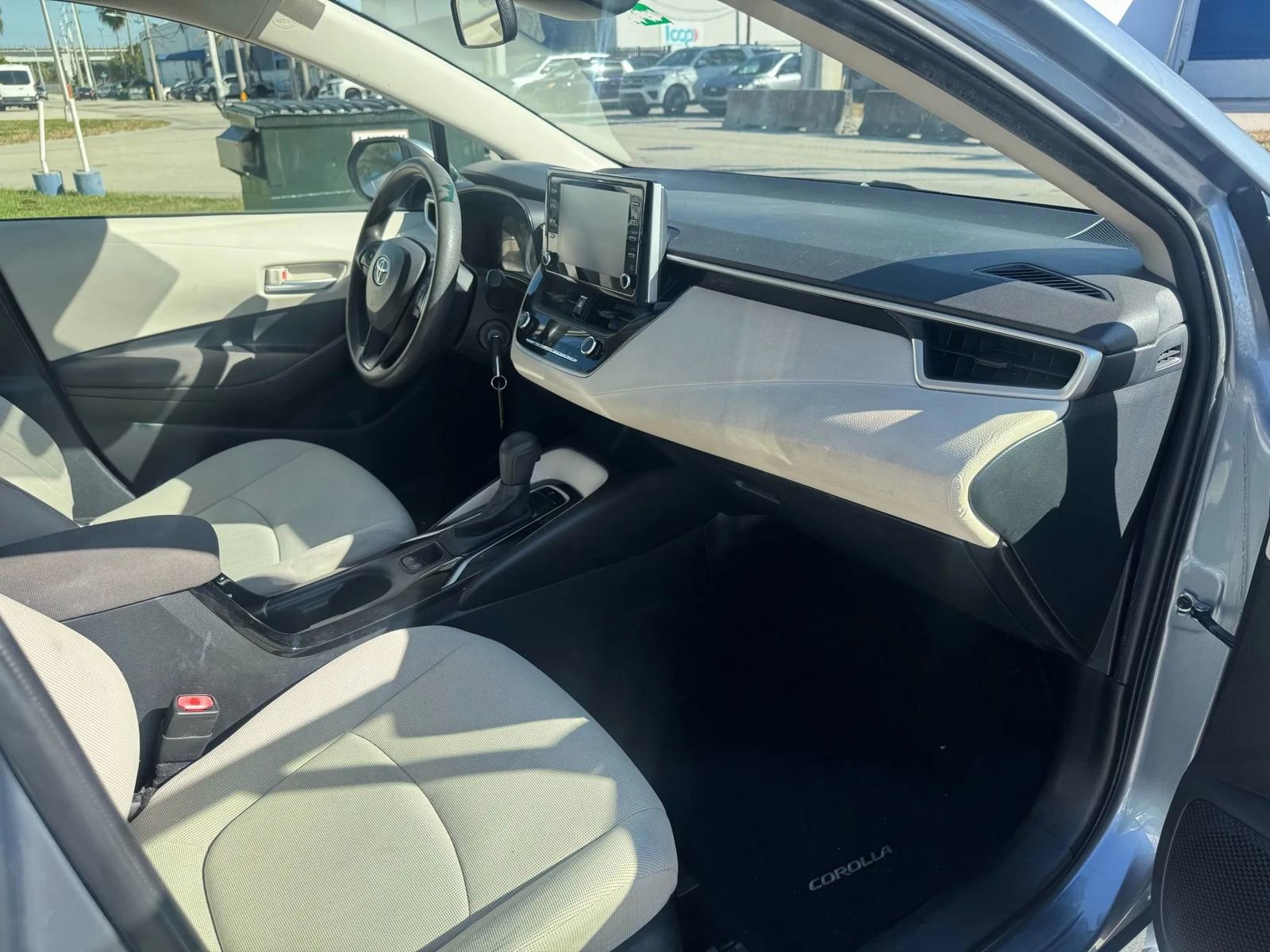 Used 2020 Toyota Corolla LE image 20