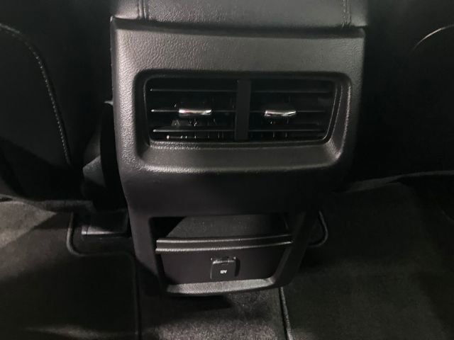 Used 2017 Ford Edge SEL image 23