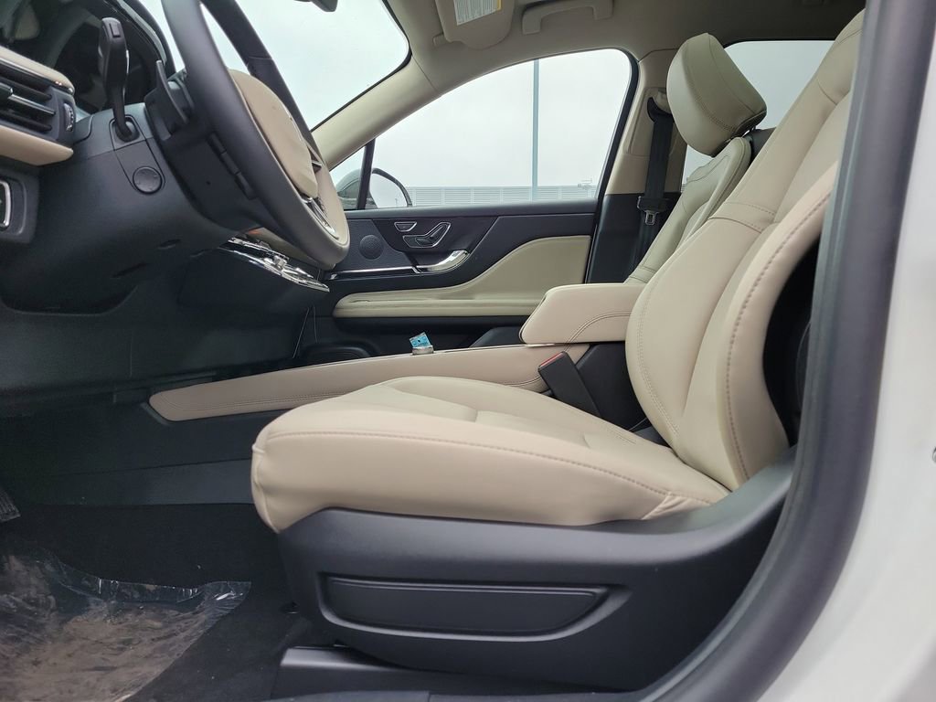 New 2026 Lincoln Corsair Grand Touring image 17