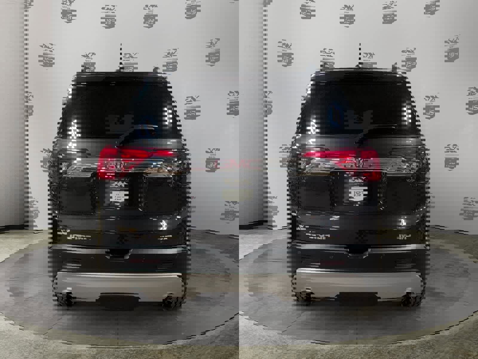 Used 2018 GMC Acadia SLT image 4