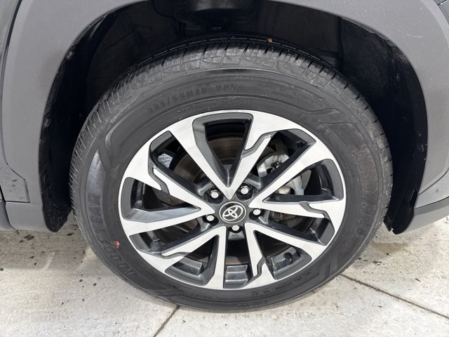 Used 2025 Toyota Corolla Cross XLE FWD image 30