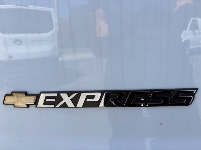 Used 2025 Chevrolet Express 2500 w/ Driver Convenience Package RWD image 7