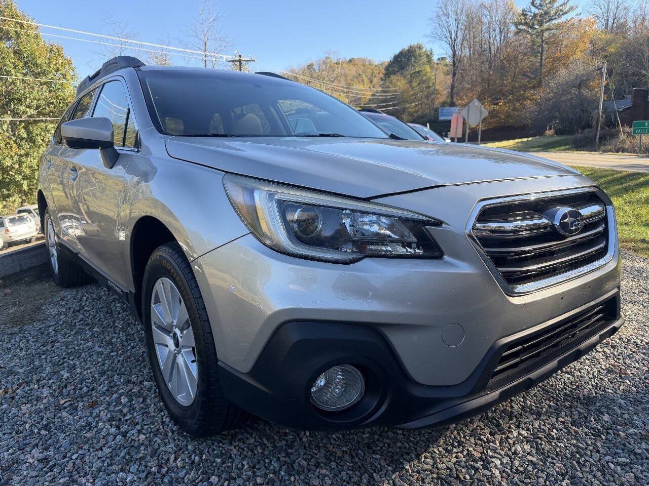 Used 2018 Subaru Outback 2.5i Premium AWD/4WD image 1