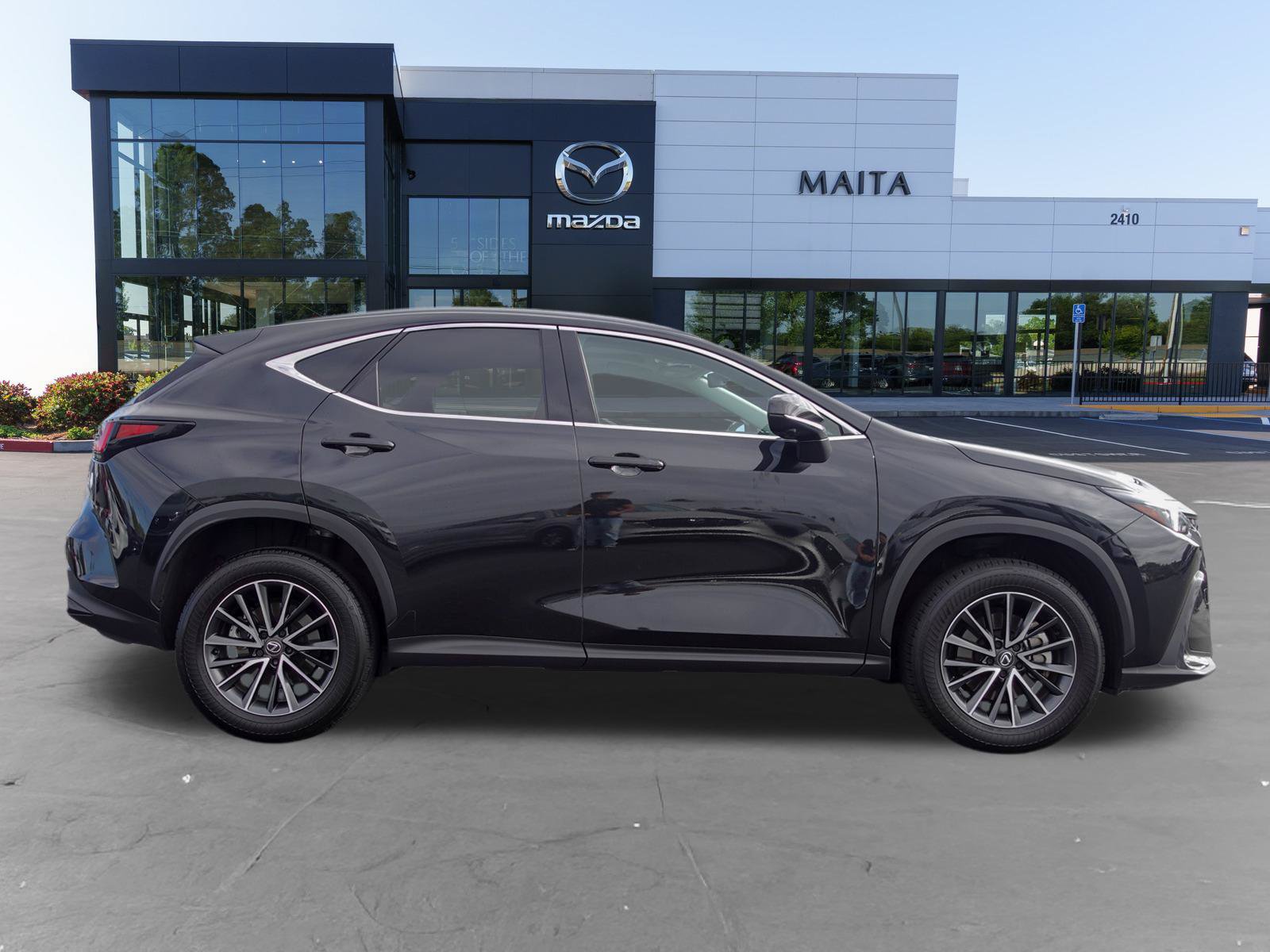 Used 2025 Lexus NX 350h AWD w/ Accessory Package (Z2) image 2