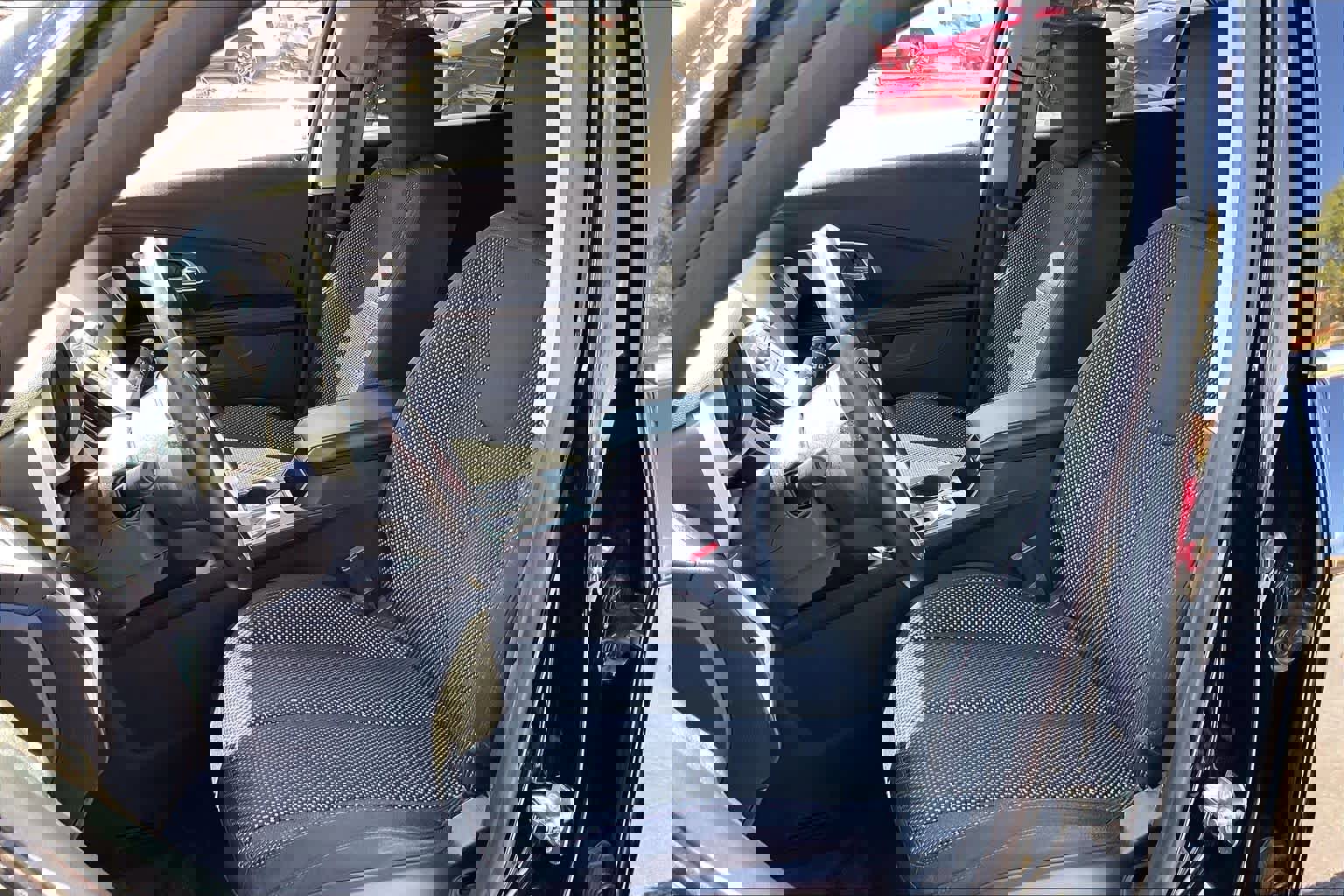 Used 2015 Chevrolet Equinox LT w/ Driver Convenience Package image 24