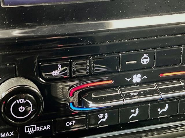 Used 2024 Jeep Grand Cherokee Altitude RWD image 21