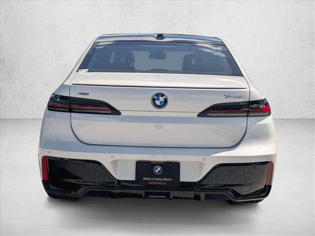 New 2025 BMW 750e xDrive image 7