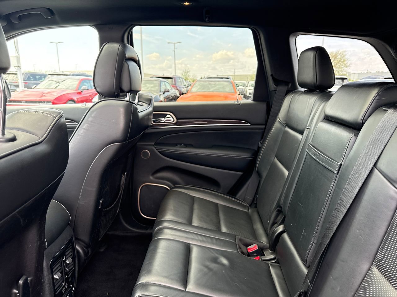 Used 2016 Jeep Grand Cherokee Overland w/ Advanced Technology Group image 13