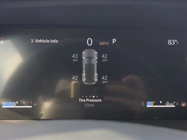 New 2025 Jeep Grand Cherokee Altitude image 8