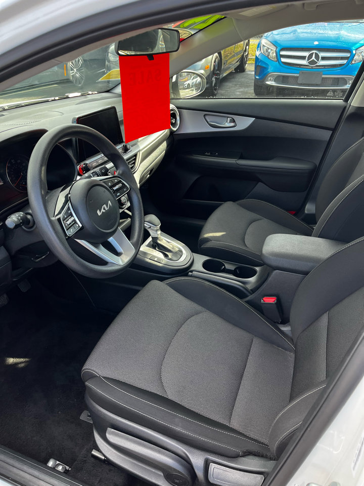 Used 2024 Kia Forte LXS FWD image 9