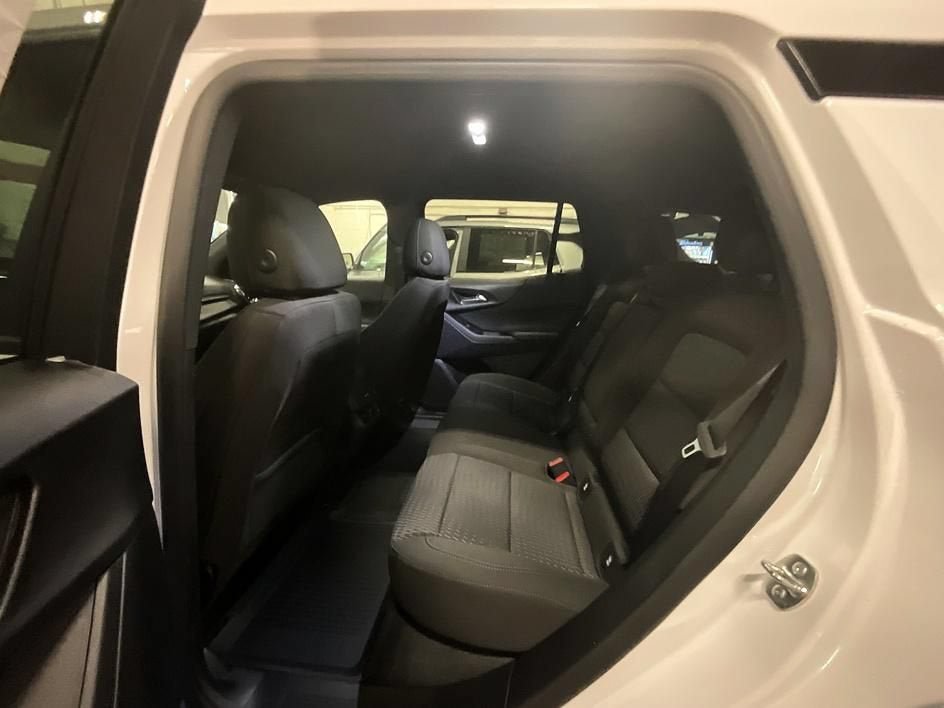New 2027 Chevrolet Equinox LT FWD image 22