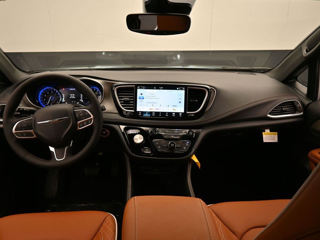 New 2026 Chrysler Pacifica Pinnacle image 15
