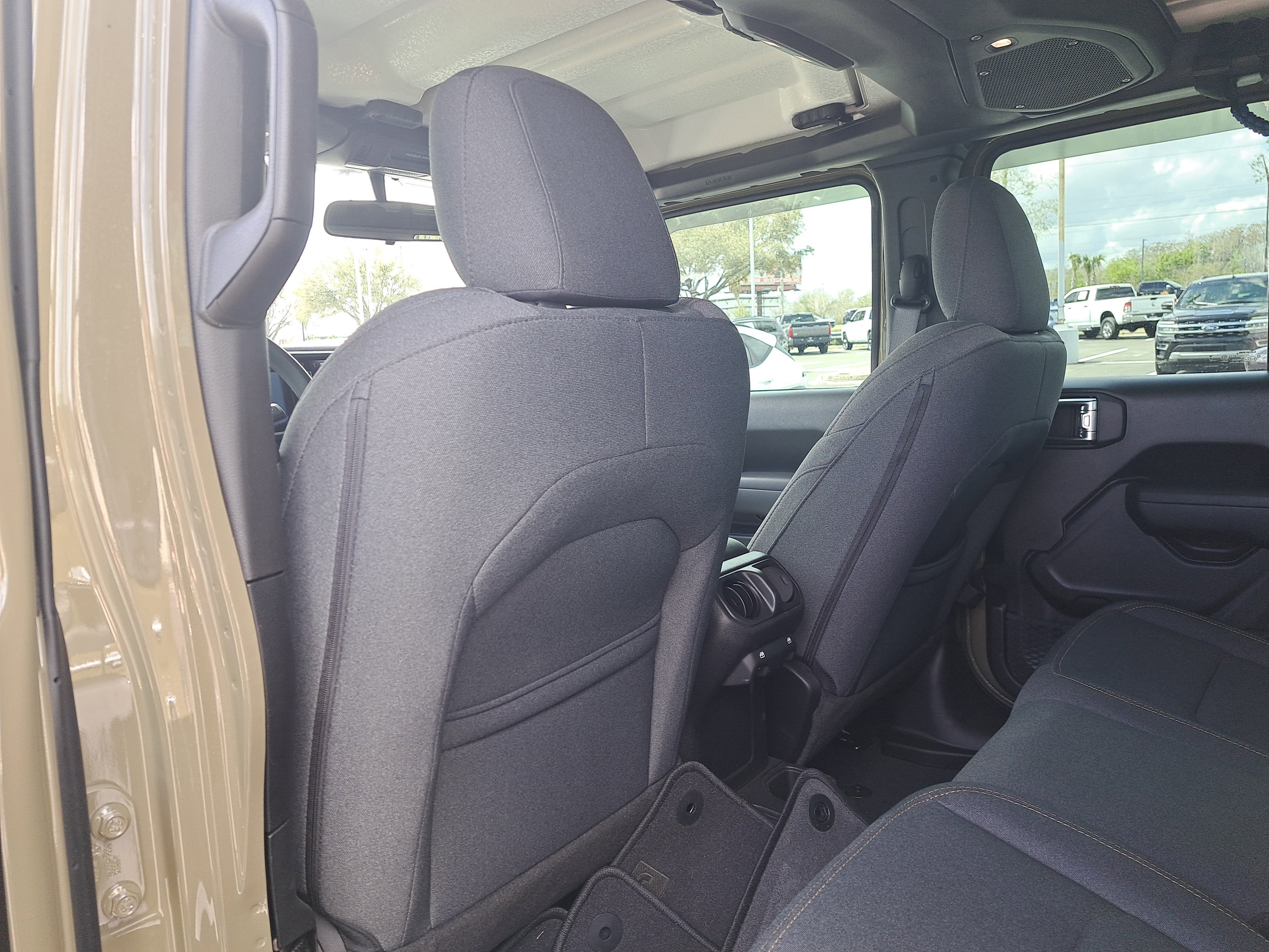 Used 2025 Jeep Gladiator Sport AWD/4WD image 19