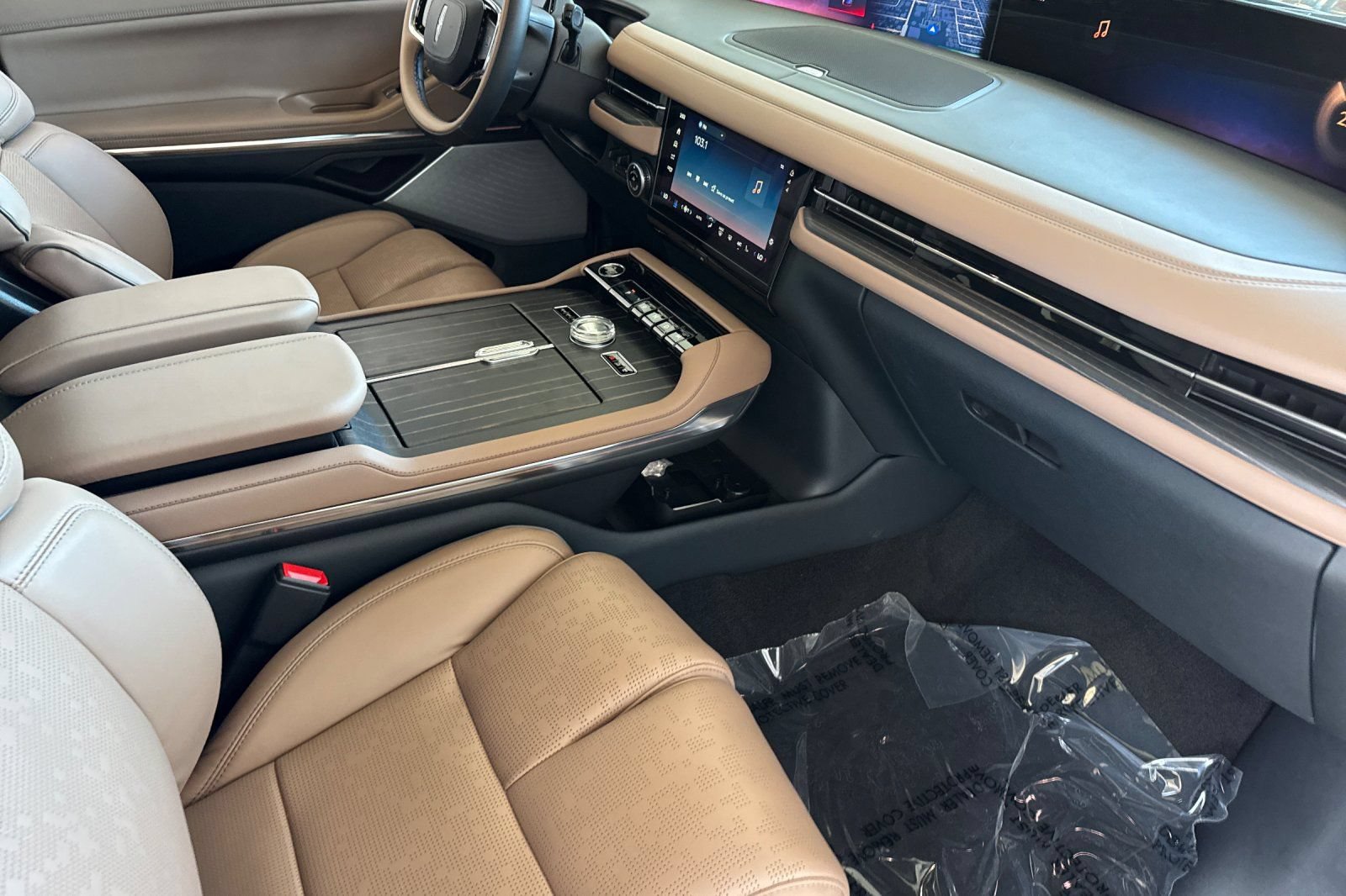 New 2027 Lincoln Navigator L Black Label AWD/4WD image 12