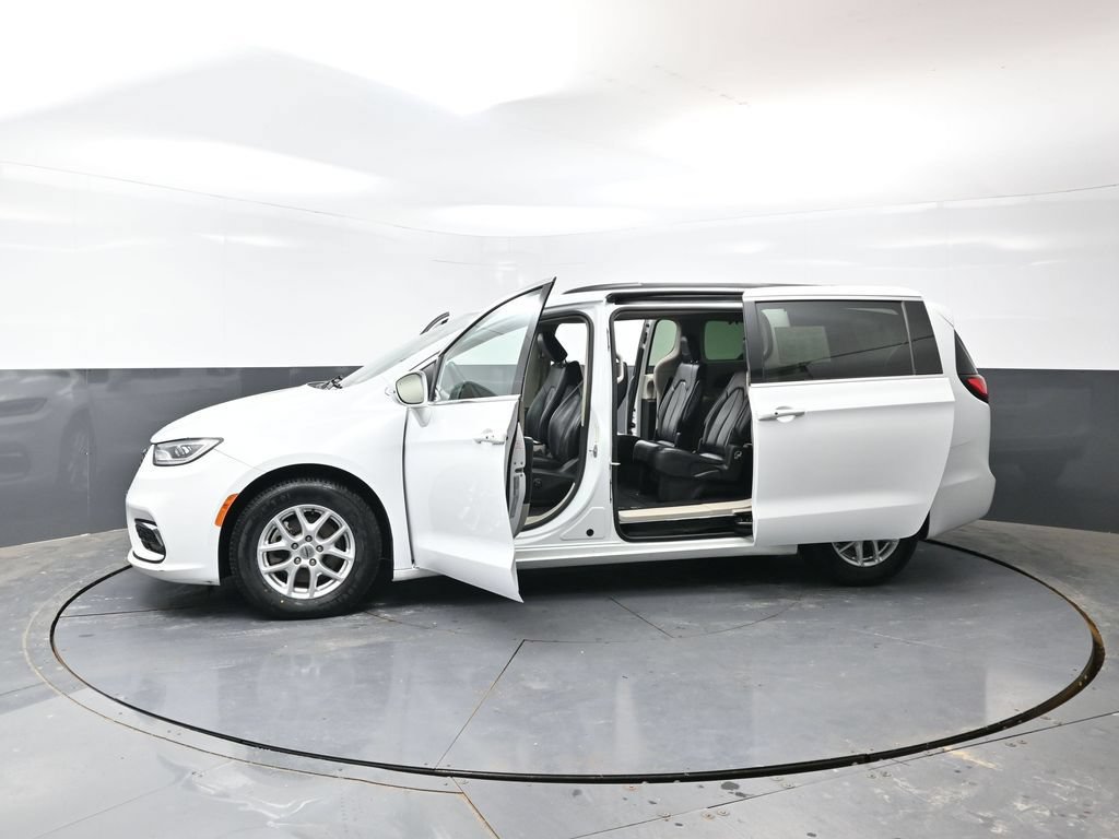 Used 2022 Chrysler Pacifica Touring-L FWD image 30