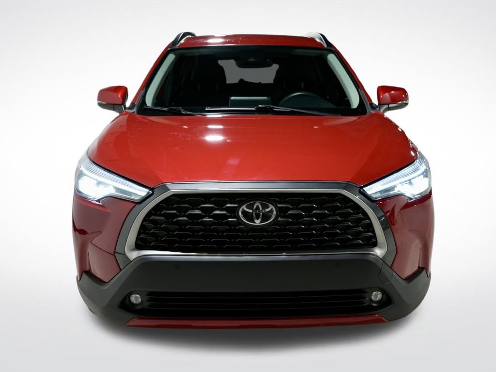 Used 2022 Toyota Corolla Cross XLE image 11