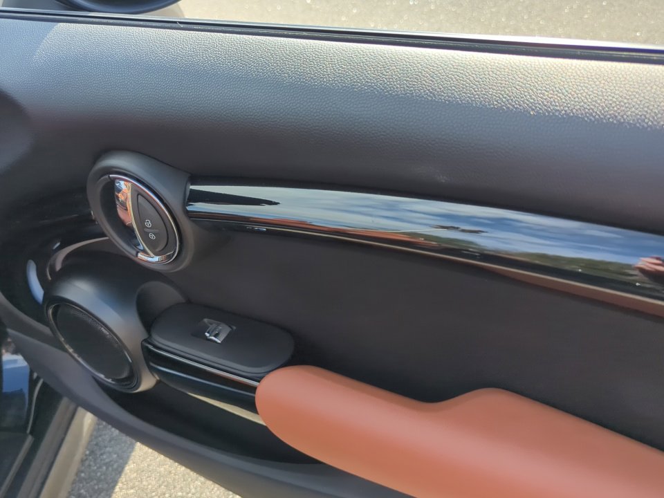 Used 2022 MINI Cooper S w/ Driver Assistance Package image 31