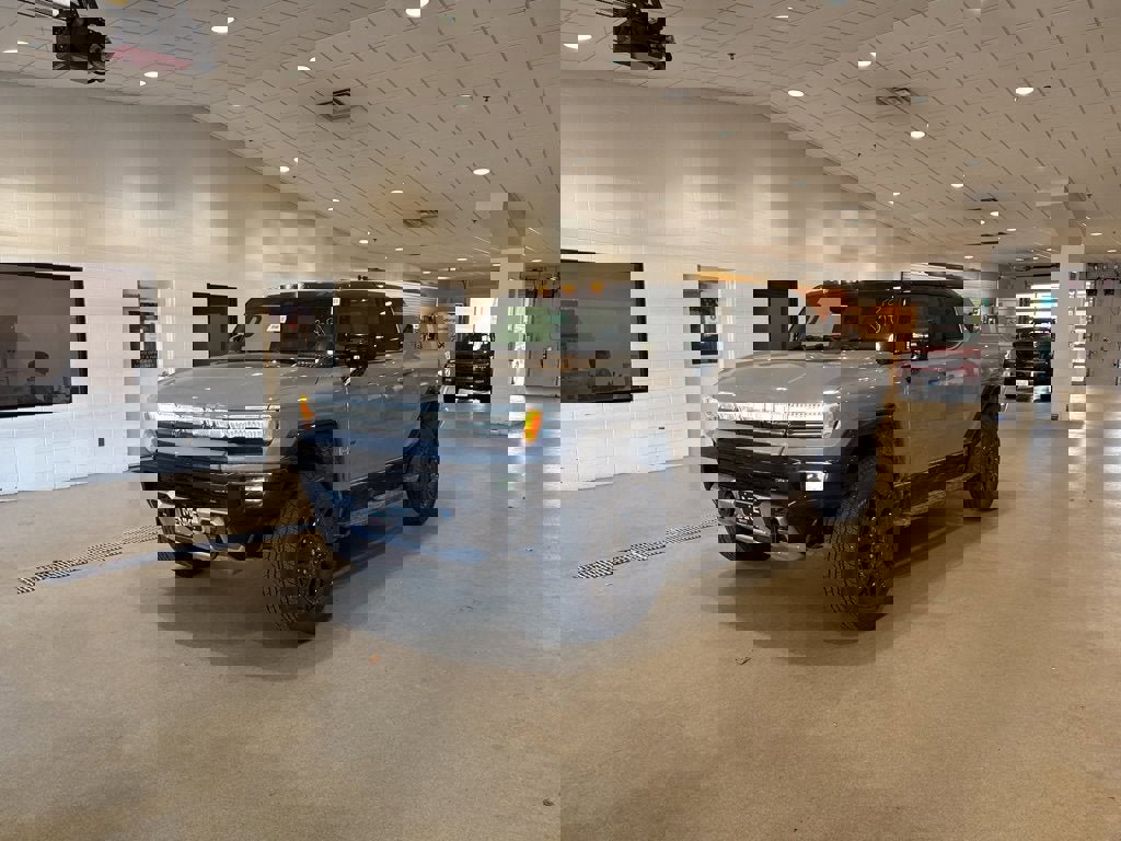 New 2026 GMC Hummer EV 4x4 Crew Cab image 2