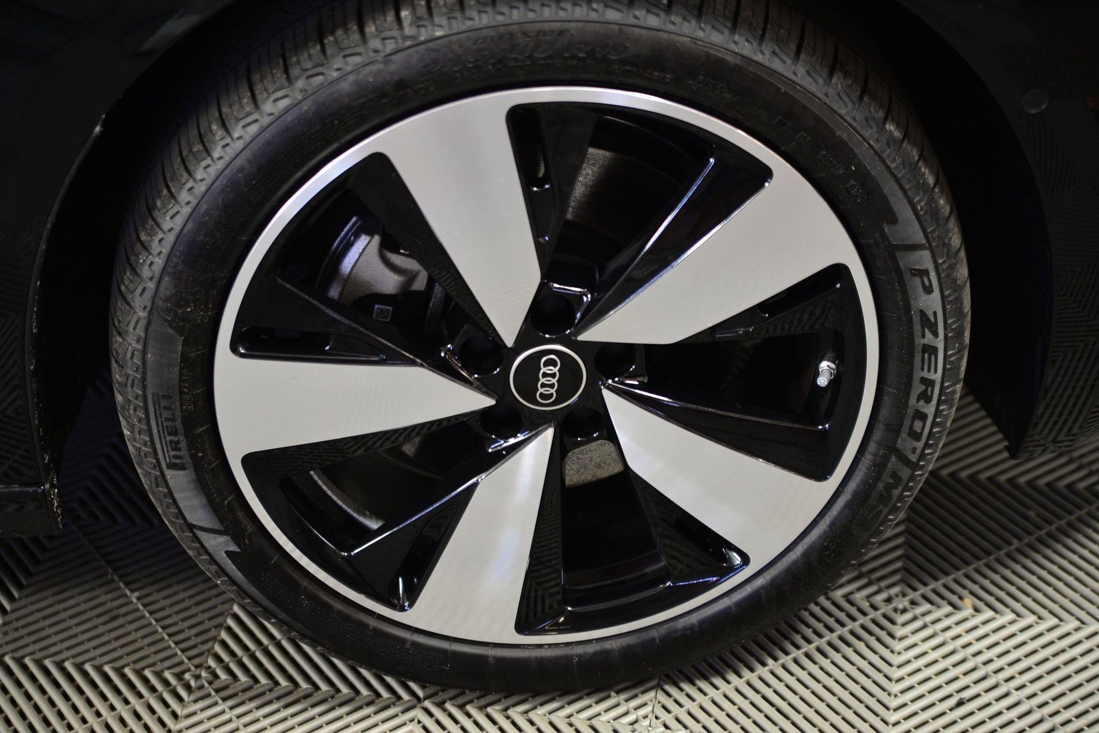 New 2025 Audi A5 2.0T Prestige image 9