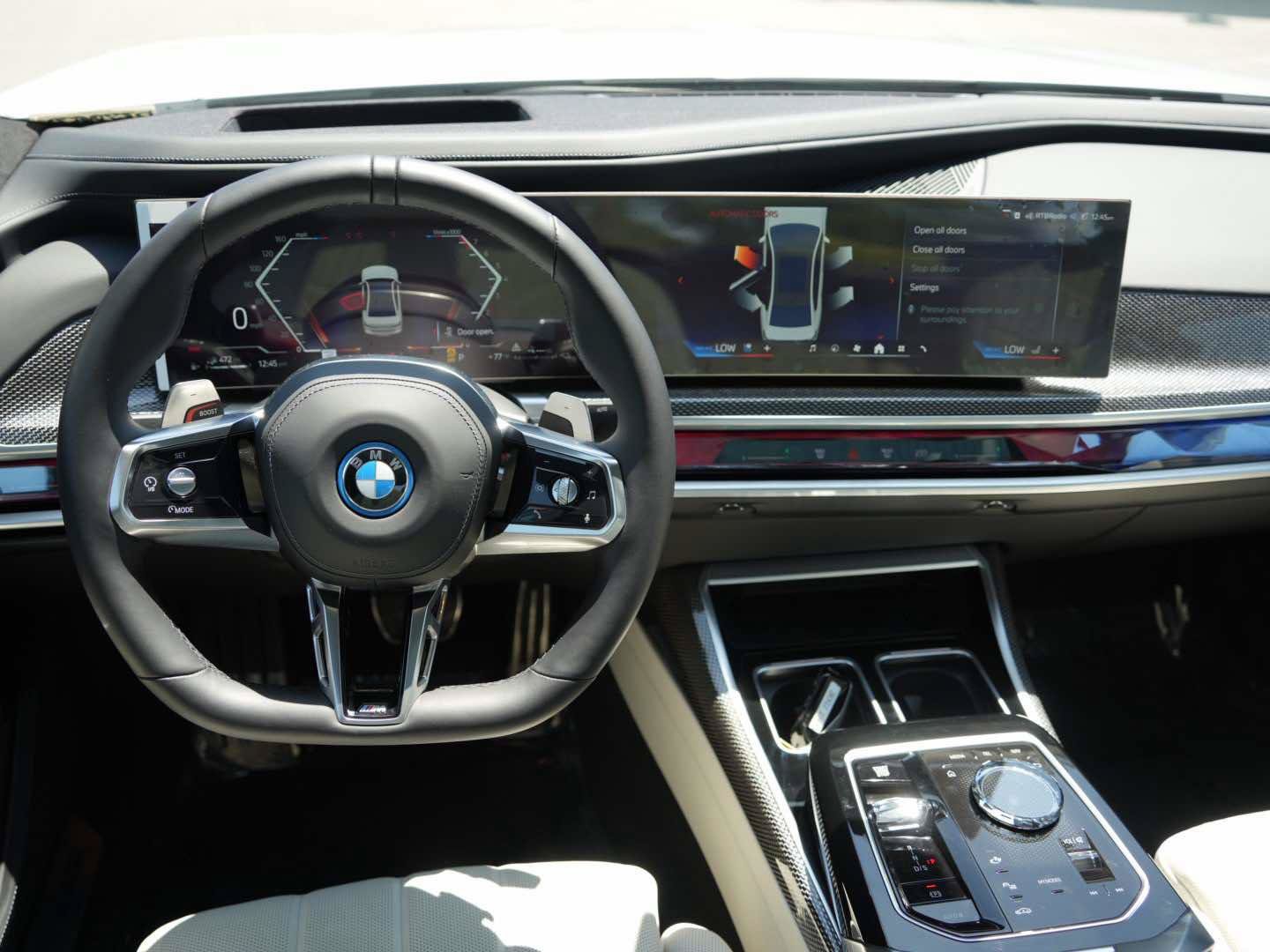Used 2026 BMW 750e xDrive w/ Executive Package AWD/4WD image 7