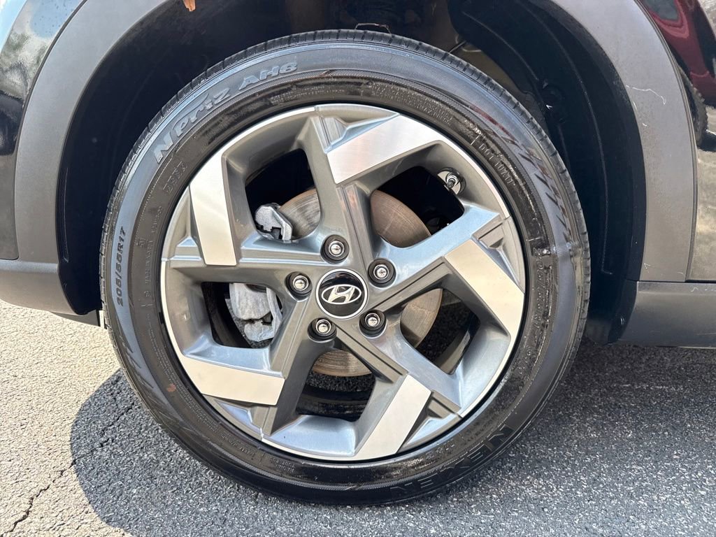 Used 2025 Hyundai Venue SEL image 30
