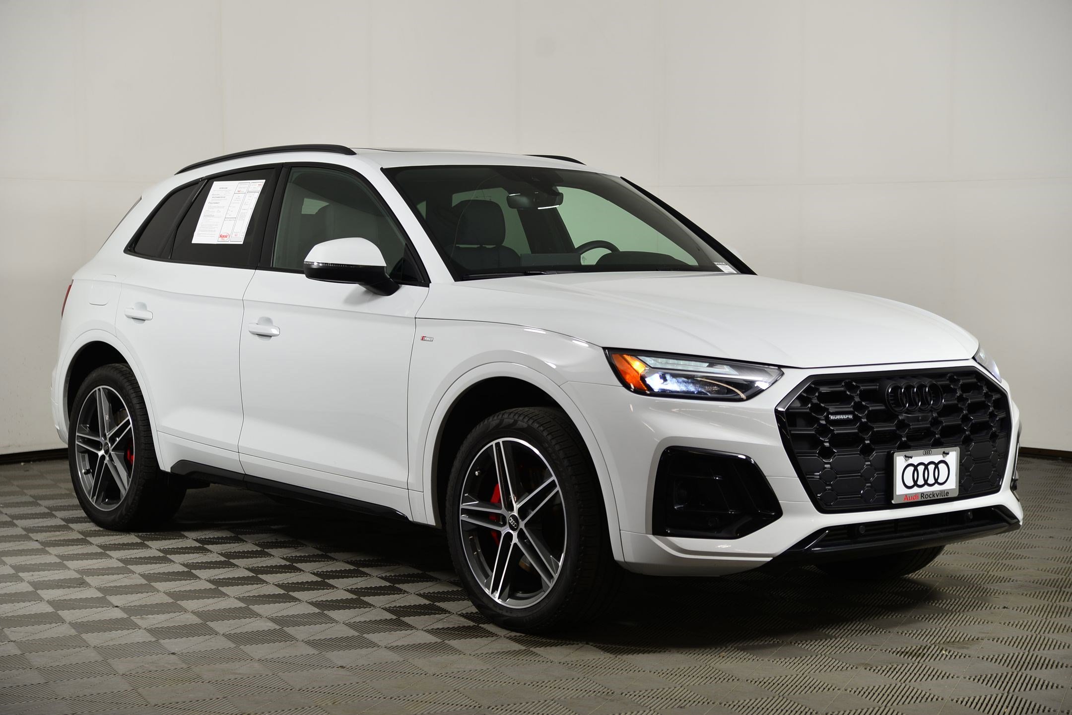 Certified 2024 Audi Q5 e Premium Plus image 7