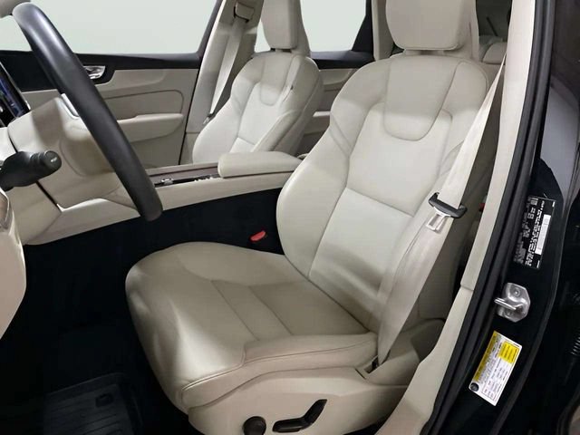 Used 2022 Volvo XC60 B5 Momentum w/ Climate Package AWD/4WD image 59