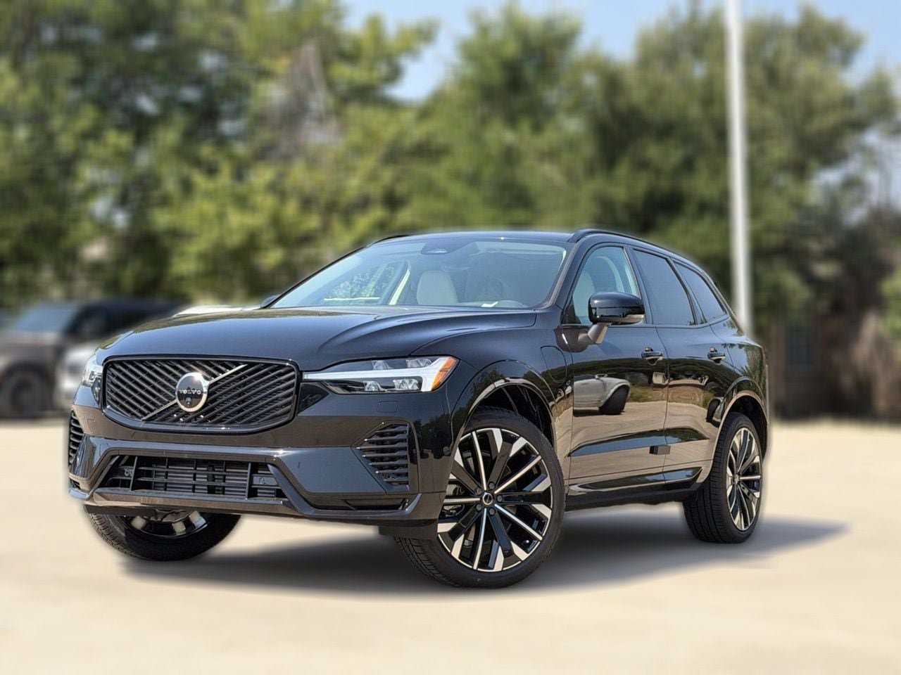 New 2026 Volvo XC60 T8 Ultra w/ Protection Package Premier AWD/4WD image 2