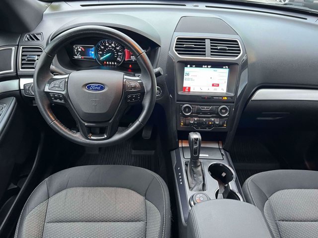 Used 2017 Ford Explorer XLT w/ Equipment Group 201A AWD/4WD image 12