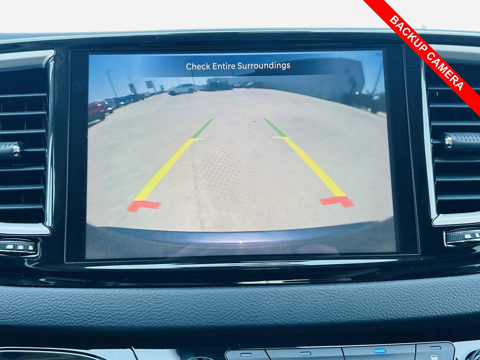 Used 2023 Chrysler Pacifica Touring-L FWD image 10