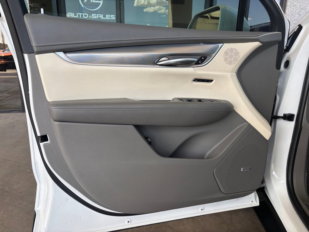 Used 2017 Cadillac XT5 Luxury w/ Driver Awareness Package FWD image 20
