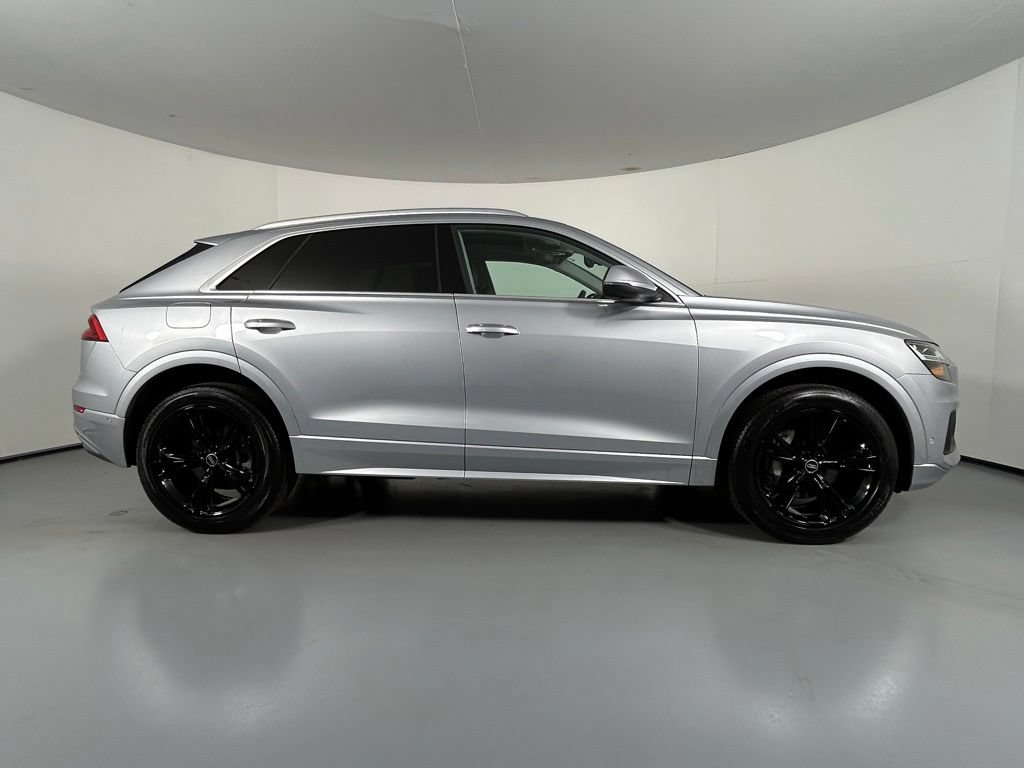Used 2022 Audi Q8 Premium w/ Convenience Package AWD/4WD image 8
