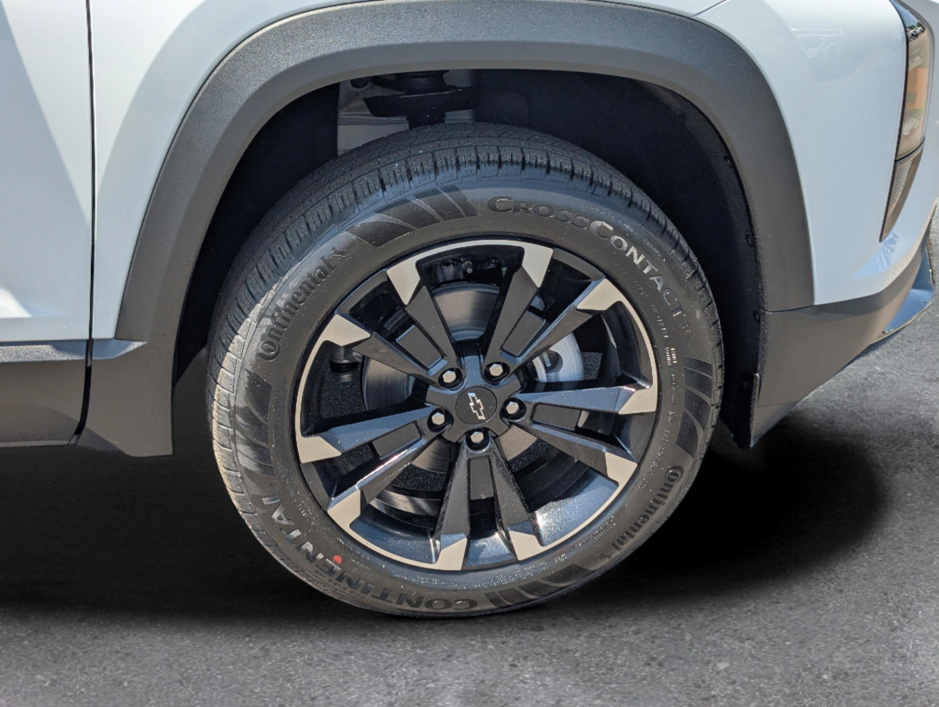 New 2026 Chevrolet Equinox RS w/ Convenience Package III FWD image 6