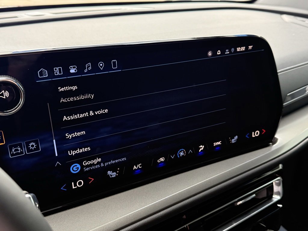 New 2026 Chevrolet Traverse LT w/ LPO, Floor Liner Package image 34