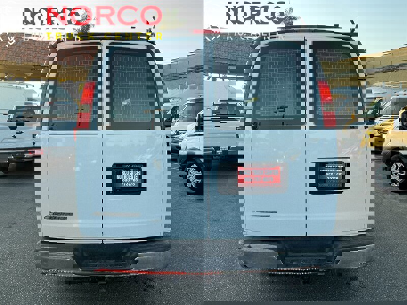 Used 2014 Chevrolet Express 2500 image 9