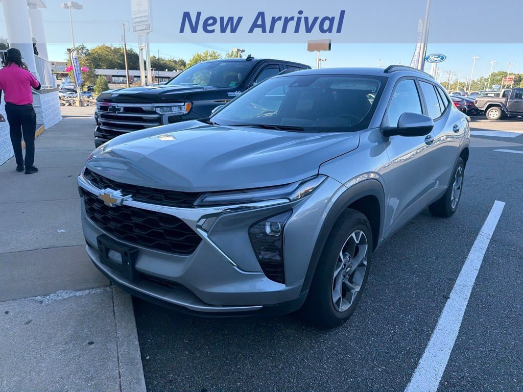 Used 2025 Chevrolet Trax LT w/ LT Convenience Package