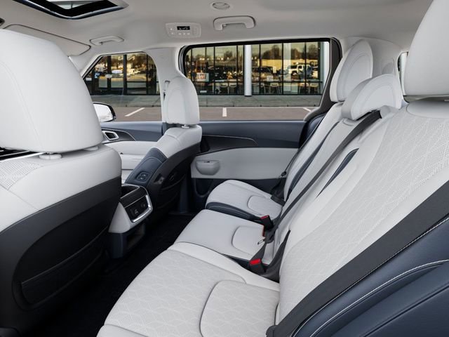 New 2026 Kia Carnival SX w/ SX Dark Edition Package image 18