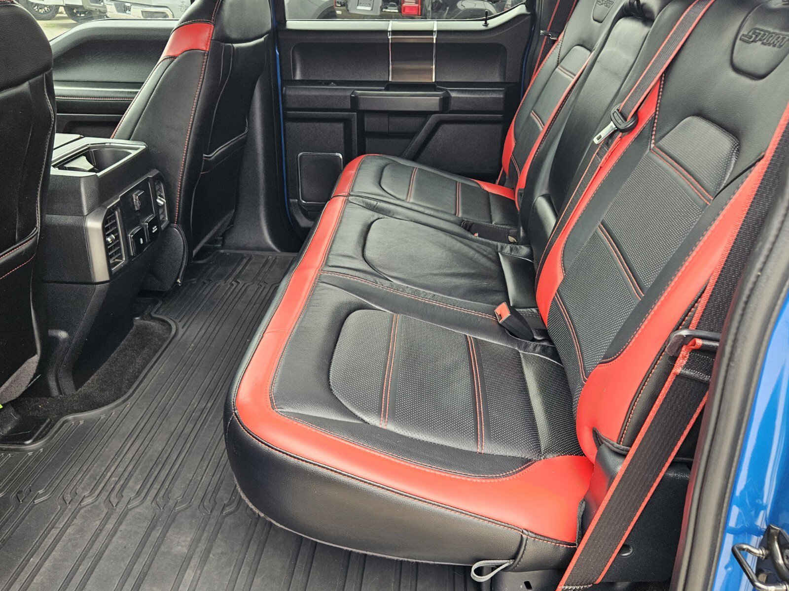 Used 2019 Ford F150 Lariat image 5