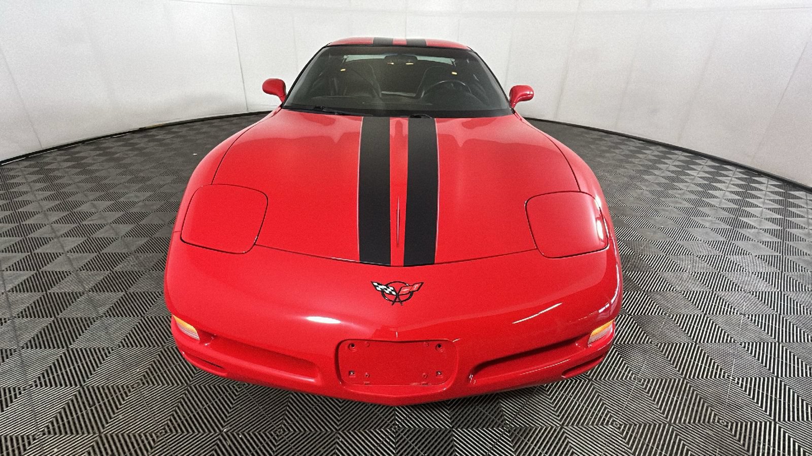 Used 2004 Chevrolet Corvette Coupe RWD image 9