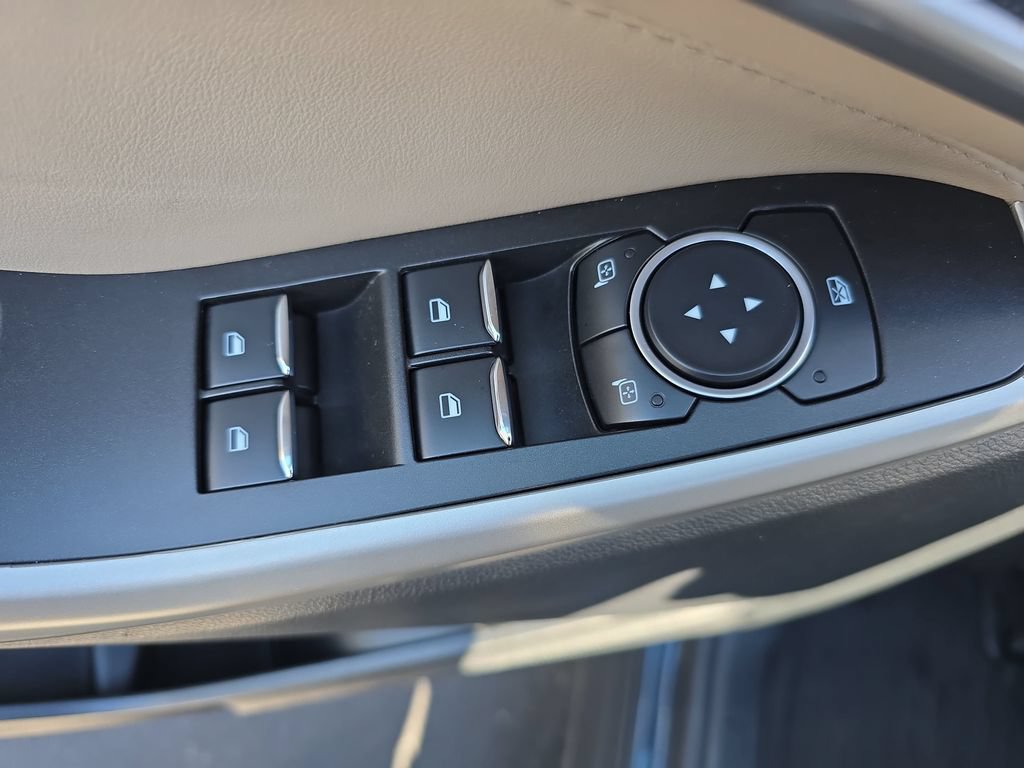Used 2022 Ford Explorer XLT AWD/4WD image 30
