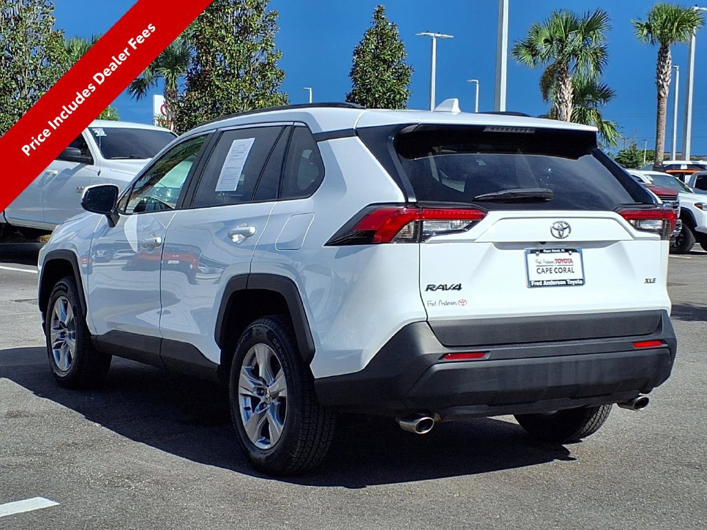 Used 2022 Toyota RAV4 XLE w/ Convenience Package FWD image 5