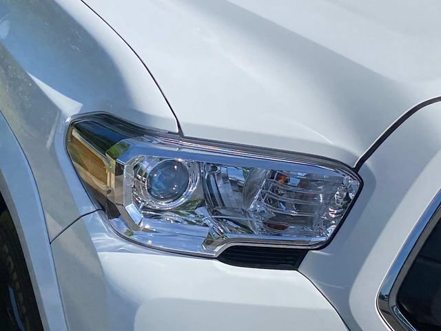 Used 2023 Toyota Tacoma SR5 w/ Technology Package RWD image 4