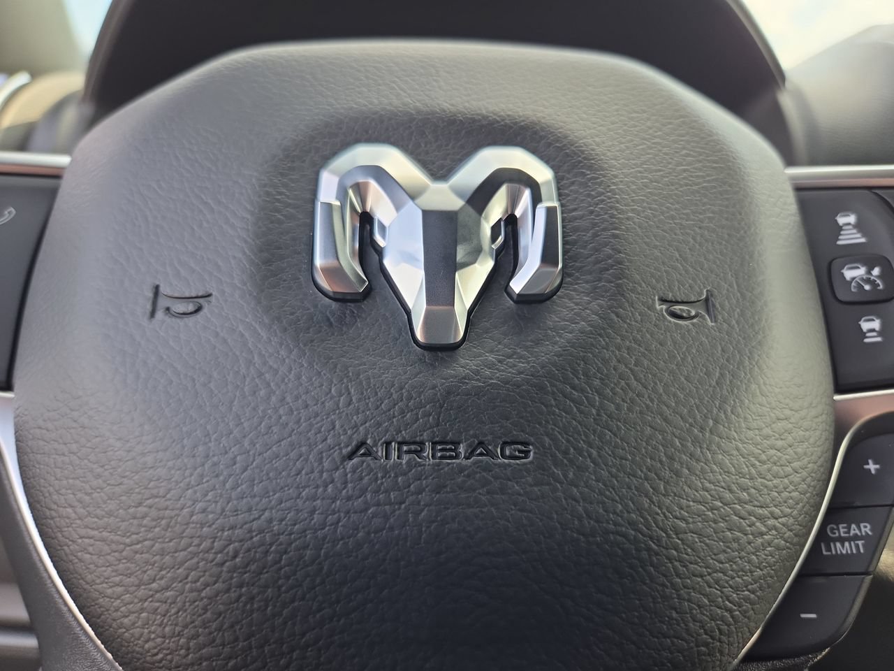 New 2026 RAM 1500 Express AWD/4WD image 21